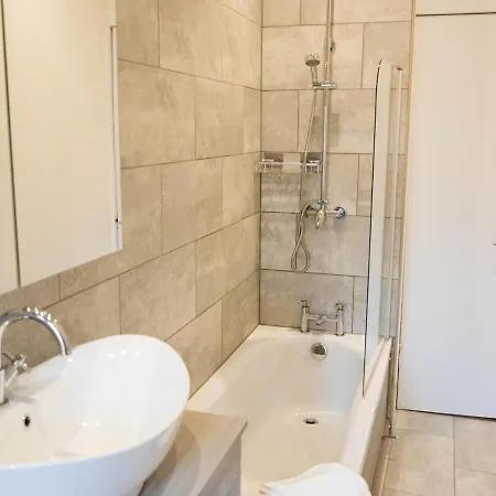 Apartment Pass The Keys Lovely Traditional 2 Bedroom Flat In West End Glasgow