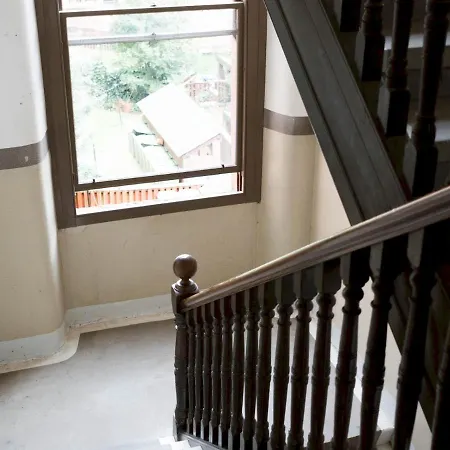 Pass The Keys Lovely Traditional 2 Bedroom Flat In West End Apartment *