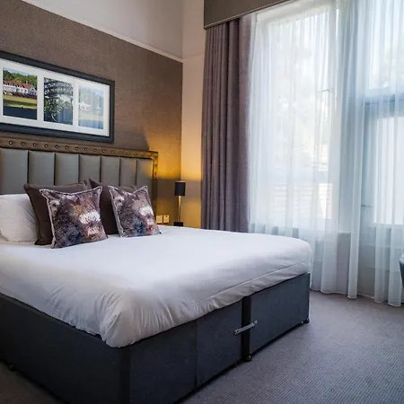 Number 10 Hotel 4*