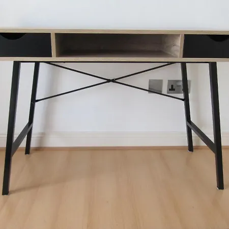 Cozy Off Road 2 Bedroom With Free Wi-fi And Private Parking Apartament