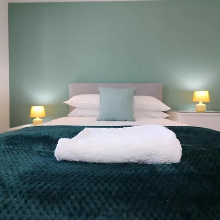 Signature - Railway House 5 Bed * 格拉斯哥