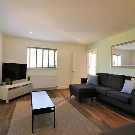 Signature - Railway House 5 Bed * Глазго