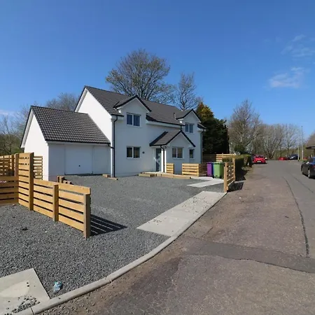 Signature - Railway House 5 Bed Glasgow