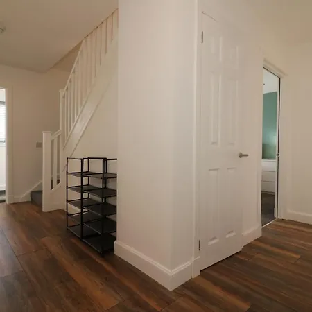 Апартаменты Signature - Railway House 5 Bed Глазго