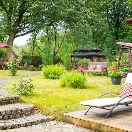 Stunning 4-bedroom With Hot Tub & Sauna Near Loch Lomond גלאזגו