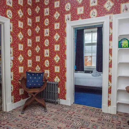 Pass The Keys Artistic And Stylish 2 Bedroom Flat In Centre *