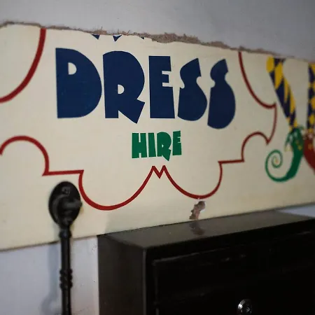 Pass The Keys Artistic And Stylish 2 Bedroom Flat In Centre