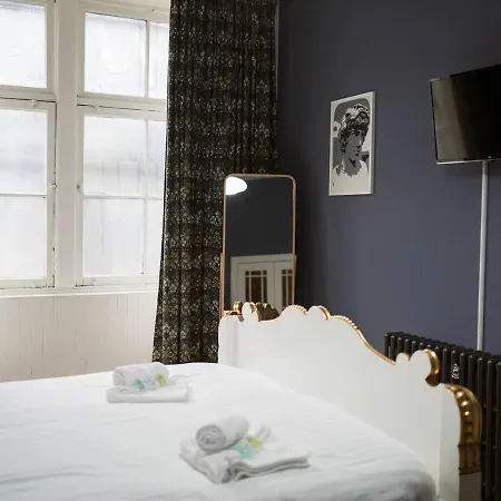 Pass The Keys Artistic And Stylish 2 Bedroom Flat In Centre Apartment *