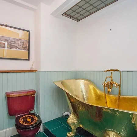 Pass The Keys Artistic And Stylish 2 Bedroom Flat In Centre Glasgow