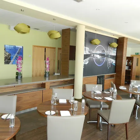 Hilton Garden Centre 호텔 4*
