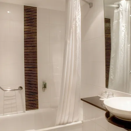 מלון Theatreland By Ihg 3*