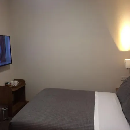 Crosshill House 4*