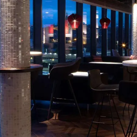 Radisson Red Hotel, 4* Glasgow