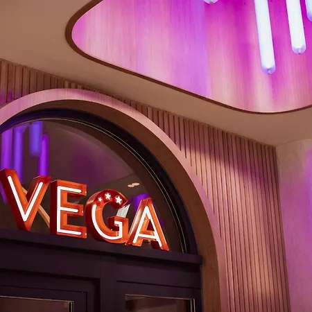 Yotel Hotel 4*