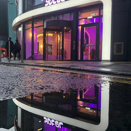 Yotel Hotel 4*
