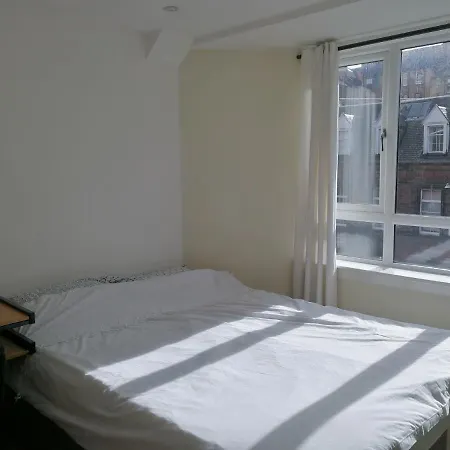 Gasthuis Bright Double Bedroom In Glasgow City Centre *