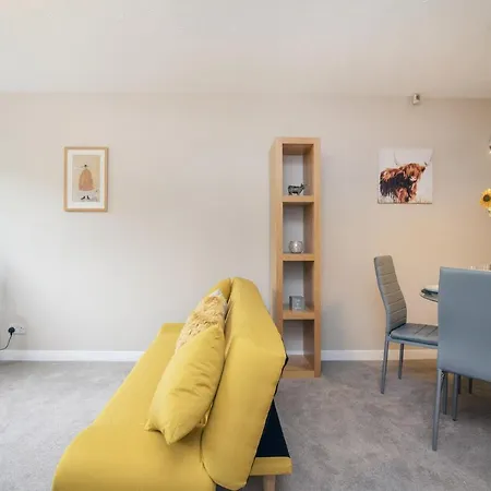 The Kelvin - Peaceful West End River View גלאזגו