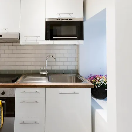 West End Kelvingrove Park Museum - Pass The Keys גלאזגו