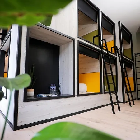 Revolver Hotel