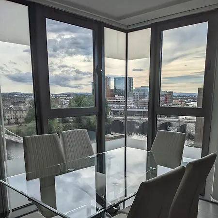Centre Waterfront Apartment Glasgow