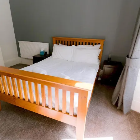 Pass The Keys 2 Bed In West End