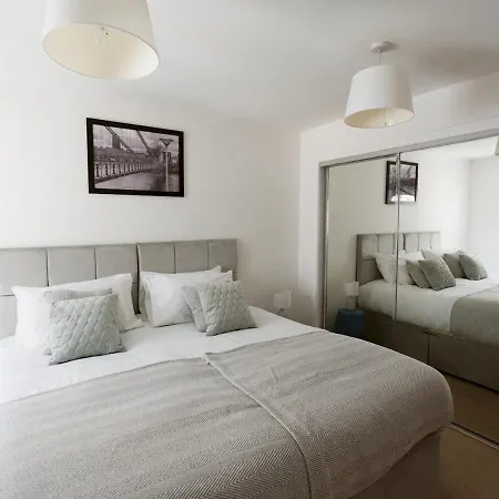 Ferienhaus Pass The Keys Beautiful Unique 3bed Mews House *