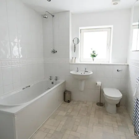Semesterbostad Beautiful Unique 3bed Mews House - Pass The Keys