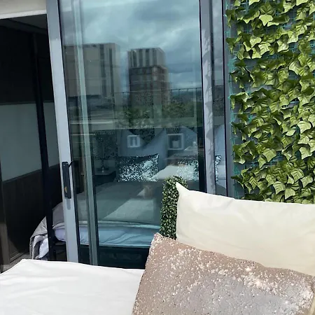 דירה Two Bedroom Penthouse