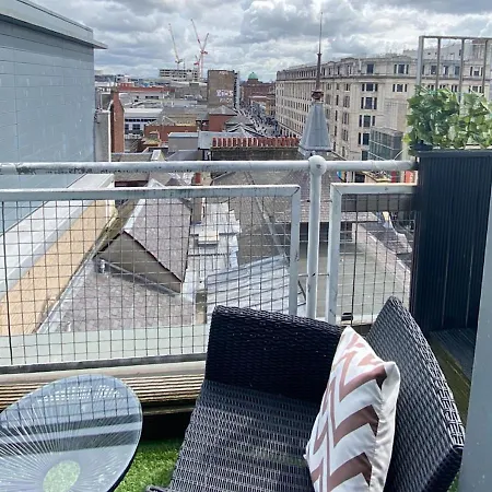 דירה Two Bedroom Penthouse