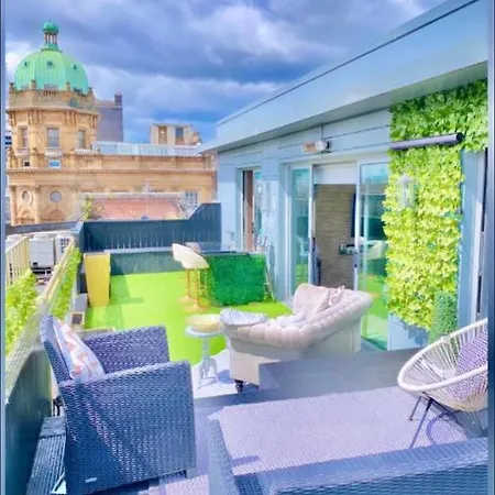 Two Bedroom Penthouse Appartamento