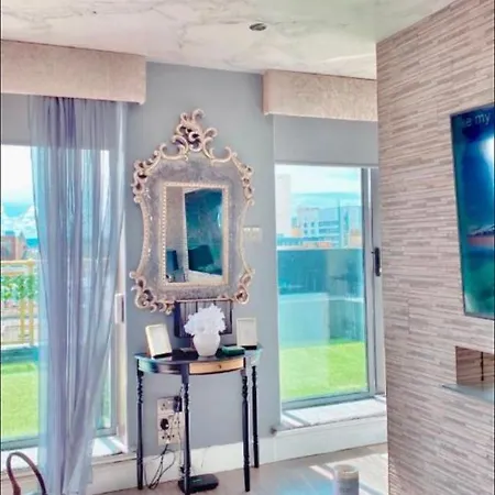Two Bedroom Penthouse Apartment Glasgow