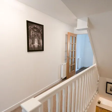 Pass The Keys Beautiful Unique 3bed Mews House Glasgow