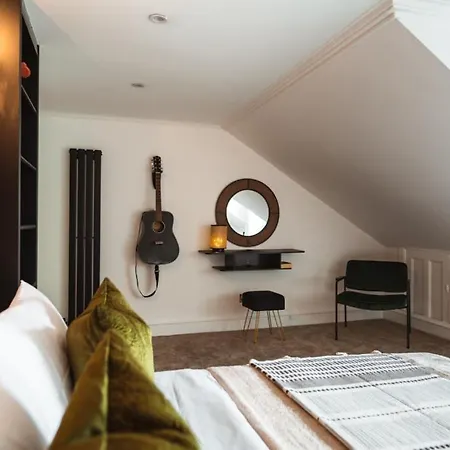The West End Loft - 5* Retreat - Private Parking! Glasgow