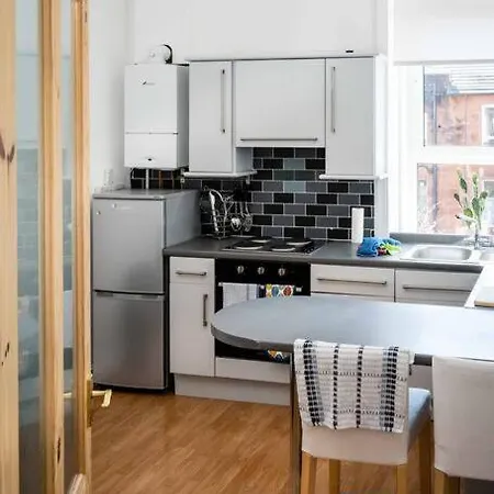 Charming 1-bed Southside Flat In Great Location *