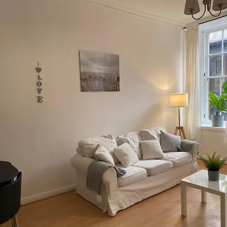 Apartment Lovely 1-bed In Merchant *