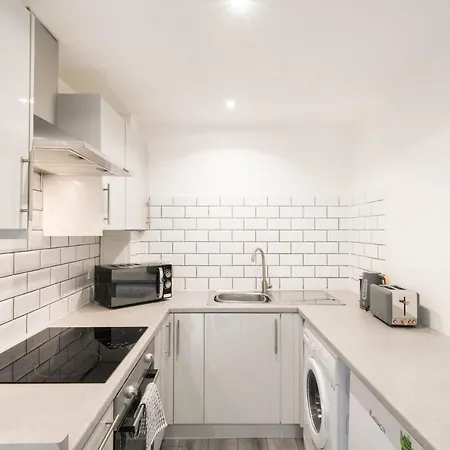 Apartment Lovely 5 Minutes From Centre, West End And Hydro *