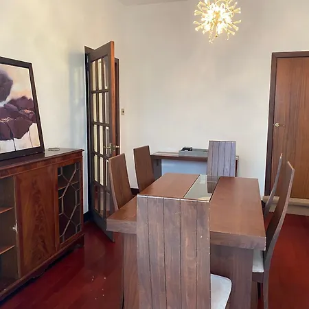 Mansewood Road Hotel