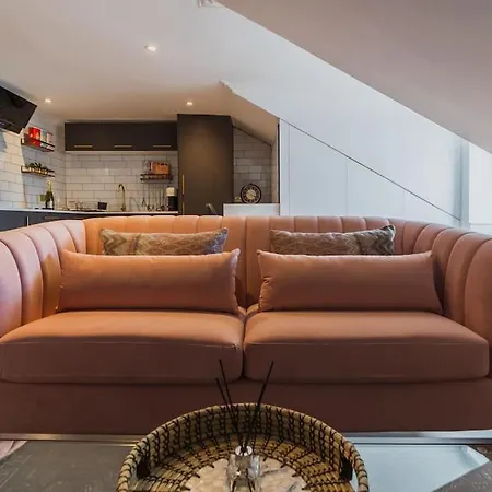 The West End Loft - 5* Retreat - Private Parking! Apartment Glasgow