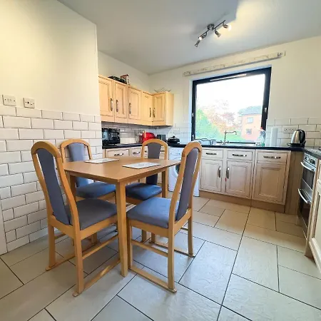 Anniesland 1bd Flat - Free Parking Апартаменты Глазго
