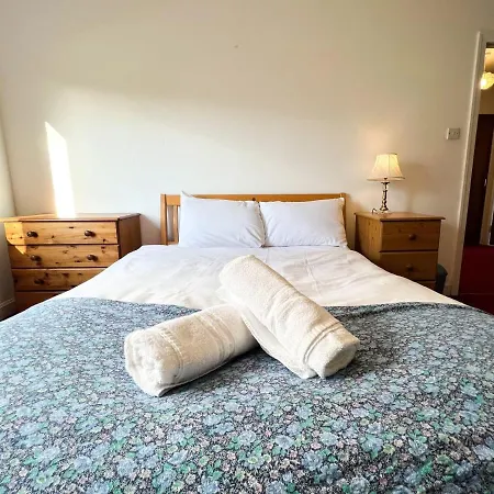 Апартаменты Anniesland 1bd Flat - Free Parking Глазго
