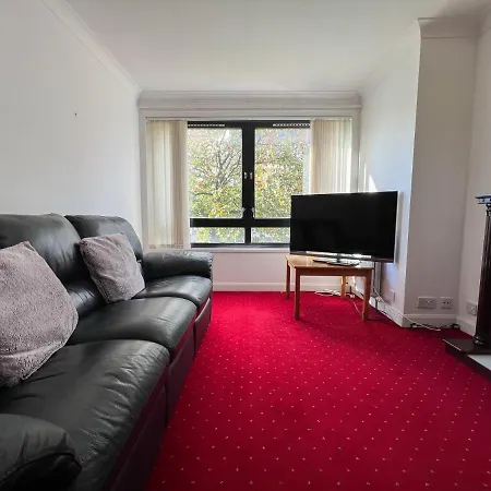 Anniesland 1bd Flat - Free Parking Апартаменты *