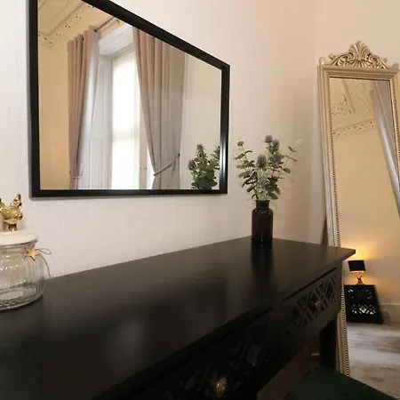 10 Bedrooms Pool Table Garden Piano *