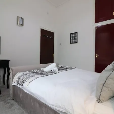 Apartment 10 Bedrooms Pool Table Garden Piano