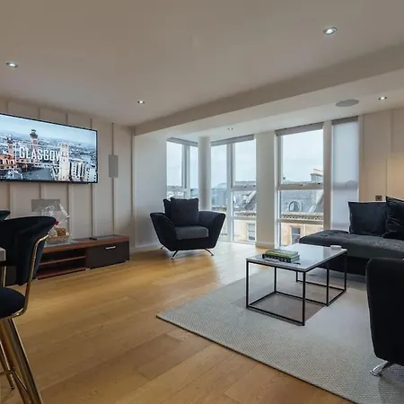 The Penthouse - Luxury Like No Other * Γλασκώβη
