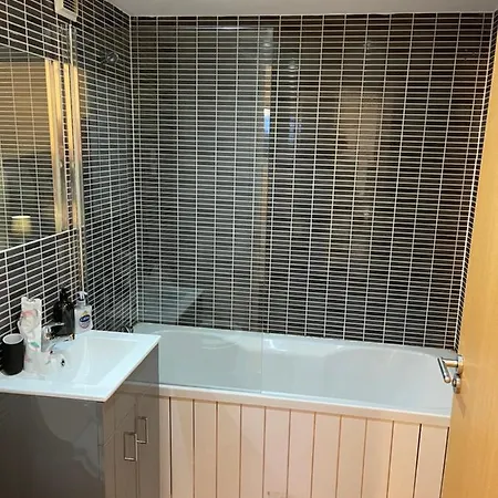 Daire Entire 2 Bedroom Beautiful Newly Furnished Flat *