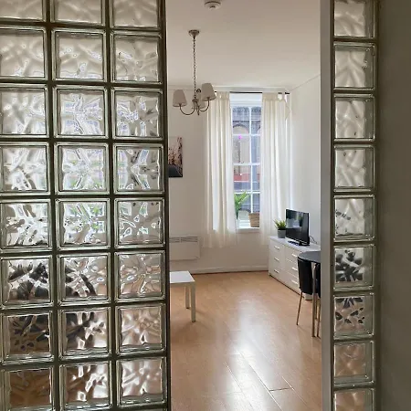 Apartment Lovely 1-bed In Merchant *