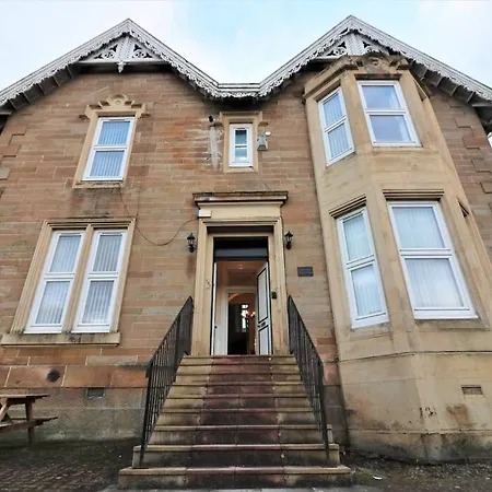 10 Bedrooms Pool Table Garden Piano * Glasgow