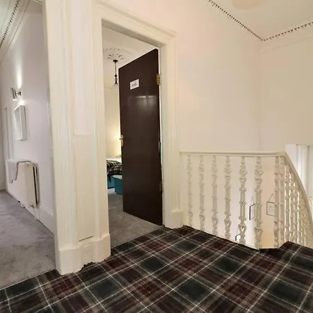 Apartment 10 Bedrooms Pool Table Garden Piano *