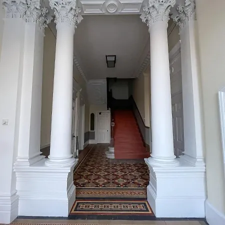 Appartement 1 Bed Character Filled *