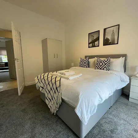 Holiday home Cardonald House